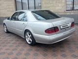 Mercedes-Benz E 320 2001 года за 6 000 000 тг. в Туркестан – фото 2
