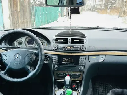 Mercedes-Benz E 320 2003 года за 5 300 000 тг. в Караганда – фото 23