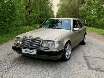 Mercedes-Benz E 230 1991 года за 2 550 000 тг. в Алматы – фото 11