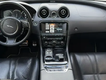 Jaguar XJ 2015 года за 12 800 000 тг. в Астана – фото 9
