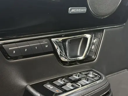 Jaguar XJ 2015 года за 12 800 000 тг. в Астана – фото 11