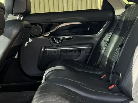Jaguar XJ 2015 года за 12 800 000 тг. в Астана – фото 14