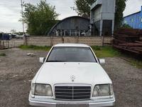 Mercedes-Benz E 220 1994 года за 1 450 000 тг. в Алматы