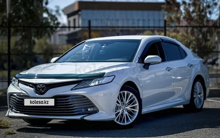 Toyota Camry 2020 года за 16 000 000 тг. в Актау