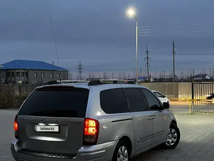 Kia Carnival 2007 года за 7 000 000 тг. в Атырау – фото 11