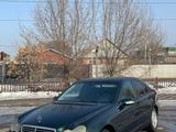 Mercedes-Benz C 200 2001 года за 2 900 000 тг. в Алматы – фото 2