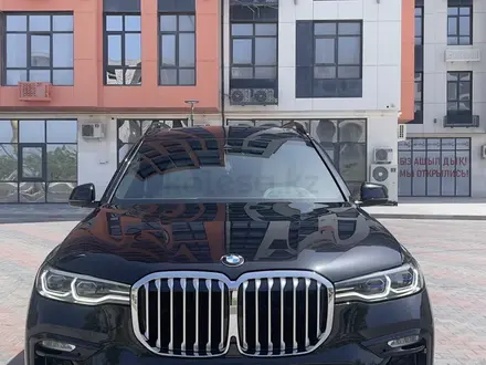 BMW X7 2020 года за 45 000 000 тг. в Актау – фото 2