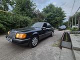 Mercedes-Benz E 230 1990 года за 2 200 000 тг. в Алматы