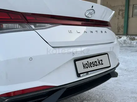 Hyundai Elantra 2021 года за 9 300 000 тг. в Астана – фото 15