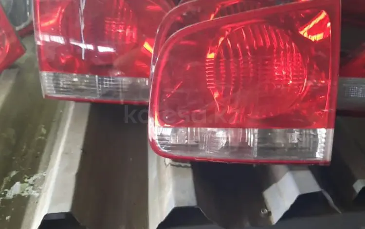 Задние фонари Volkswagen Touareg за 15 000 тг. в Алматы