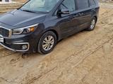 Kia Sedona 2015 года за 13 100 000 тг. в Кульсары – фото 2