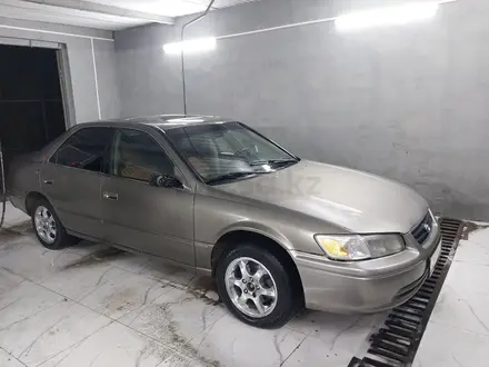 Toyota Camry 1999 года за 2 700 000 тг. в Алматы – фото 2