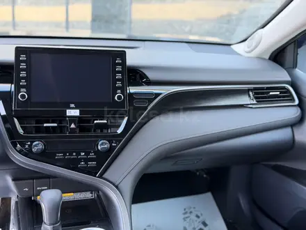 Toyota Camry 2021 года за 15 800 000 тг. в Шымкент – фото 11