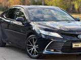 Toyota Camry 2023 года за 14 900 000 тг. в Павлодар – фото 3