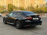 Toyota Camry 2023 года за 14 900 000 тг. в Павлодар – фото 4