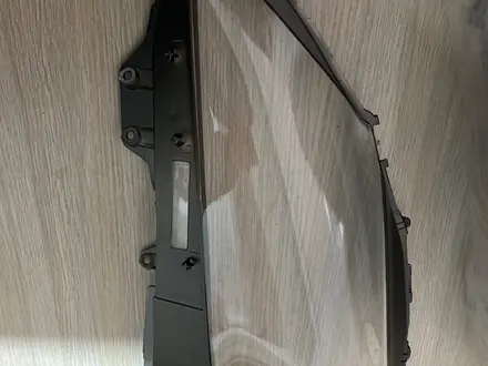 Стекло на фару на Лексус Gs 350 2012- за 35 000 тг. в Алматы – фото 3