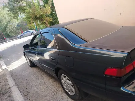 Toyota Camry 1998 года за 2 800 000 тг. в Кызылорда – фото 2