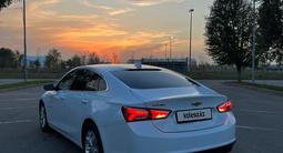 Chevrolet Malibu 2021 года за 7 990 000 тг. в Алматы – фото 2