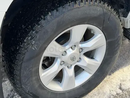 Toyota Land Cruiser Prado 2012 года за 13 900 000 тг. в Актобе – фото 14