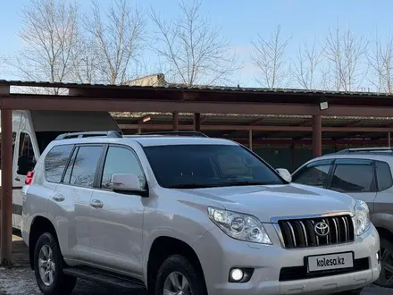Toyota Land Cruiser Prado 2012 года за 13 900 000 тг. в Актобе – фото 3