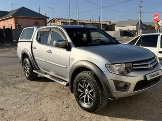 Mitsubishi L200, 2012