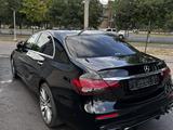 Mercedes-Benz E 200 2022 года за 30 000 000 тг. в Шымкент – фото 2