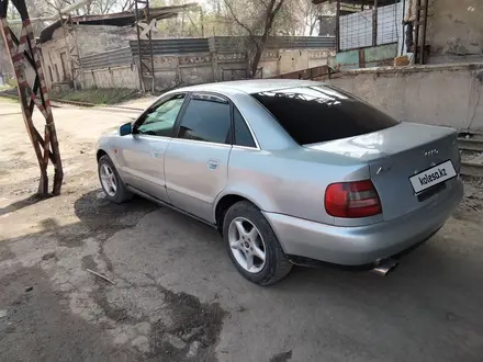 Audi A4 1998 года за 1 800 000 тг. в Алматы – фото 3
