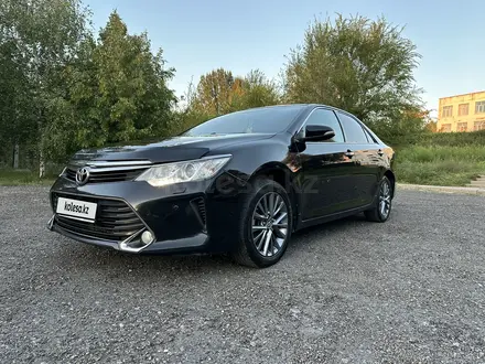 Toyota Camry 2016 года за 12 000 000 тг. в Усть-Каменогорск