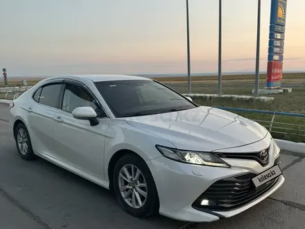 Toyota Camry 2018 года за 11 600 000 тг. в Уральск – фото 5