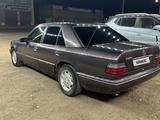 Mercedes-Benz E 220 1995 года за 2 500 000 тг. в Караганда – фото 2