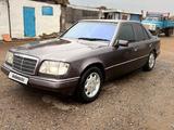 Mercedes-Benz E 220 1995 года за 2 500 000 тг. в Караганда – фото 4