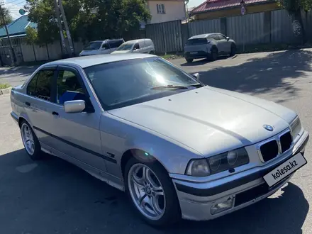 BMW 328 1996 года за 2 200 000 тг. в Алматы – фото 3