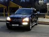 Mercedes-Benz GL 450 2011 годаүшін8 000 000 тг. в Караганда – фото 2