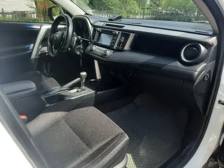 Toyota RAV4 2015 года за 9 900 000 тг. в Астана – фото 7