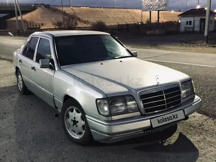 Mercedes-Benz E 320 1995 года за 1 700 000 тг. в Тараз – фото 2