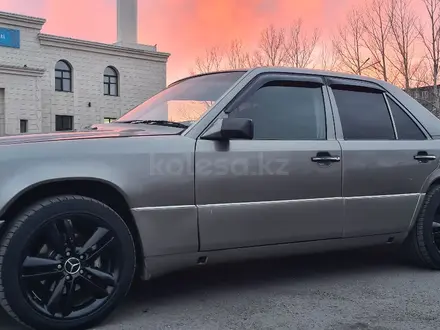 Mercedes-Benz E 230 1991 года за 1 700 000 тг. в Караганда – фото 24