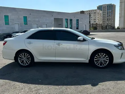 Toyota Camry 2017 года за 14 500 000 тг. в Шымкент – фото 16