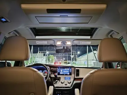 Toyota Sienna 2017 года за 9 000 000 тг. в Атырау – фото 4