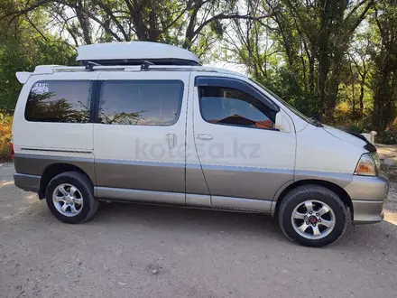 Toyota Grand Hiace 2002 года за 9 500 000 тг. в Алматы – фото 8