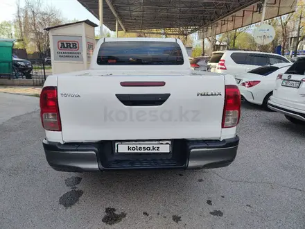Toyota Hilux 2018 года за 13 700 000 тг. в Алматы – фото 4