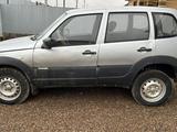 Chevrolet Niva 2014 года за 1 500 000 тг. в Уральск – фото 2