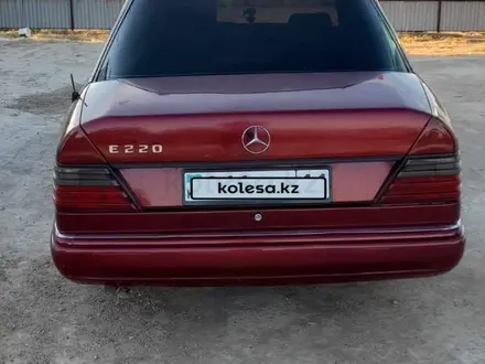 Mercedes-Benz E 200 1993 года за 1 800 000 тг. в Кызылорда – фото 8