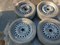 Шины зимние Bridgestone Blizzak 205/55R16 с Дисками на Toyota Avensisүшін140 000 тг. в Алматы