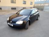 Volkswagen Golf 2004 года за 3 500 000 тг. в Актау – фото 2