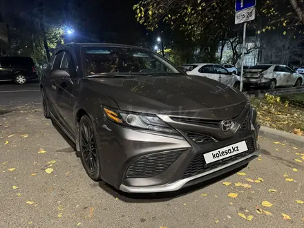 Toyota Camry 2019 года за 9 300 000 тг. в Алматы