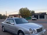 Mercedes-Benz E 280 1998 года за 2 400 000 тг. в Мерке – фото 3