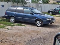 Volkswagen Passat 1993 годаfor1 500 000 тг. в Астана