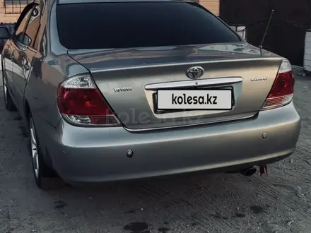 Toyota Camry 2004 года за 5 700 000 тг. в Актобе – фото 9