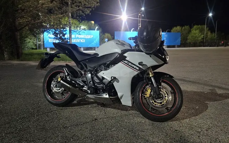 Honda  CBR 600F 2012 года за 4 000 000 тг. в Алматы