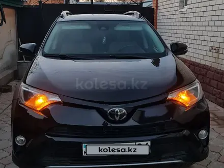 Toyota RAV4 2016 года за 12 000 000 тг. в Актобе – фото 4